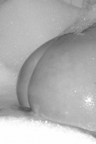 A Black & White Bath